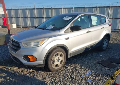 2017 Ford Escape S z USA, uszkodzony, nr VIN 1FMCU0F72HUD72333